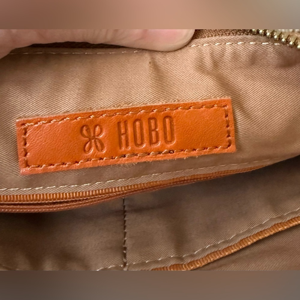 HOBO Genuine Leather shoulder/wristlet Bag Cognac Brown - Picture 6 of 8
